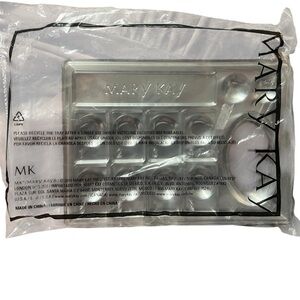 Mary Kay Plastic Cosmetic Demonstration Trays 30 count Brand New!